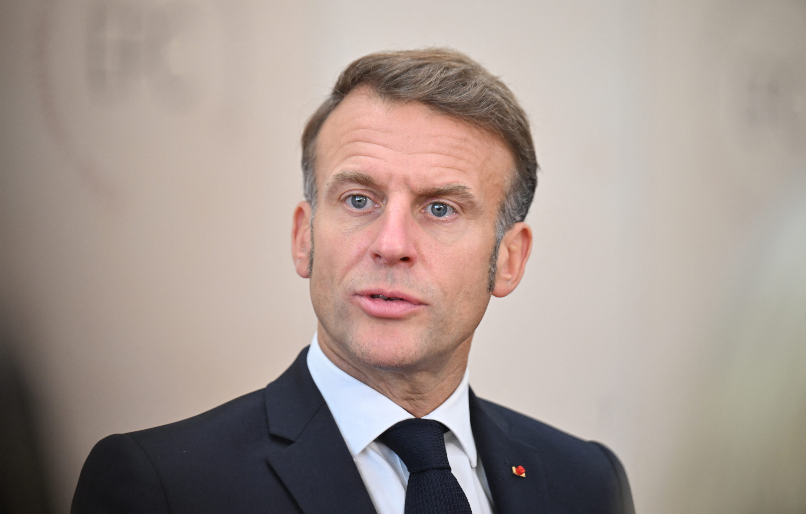 Macron au bord de l’effondrement : le gouvernement français déchiré par des divisions sans précédent
