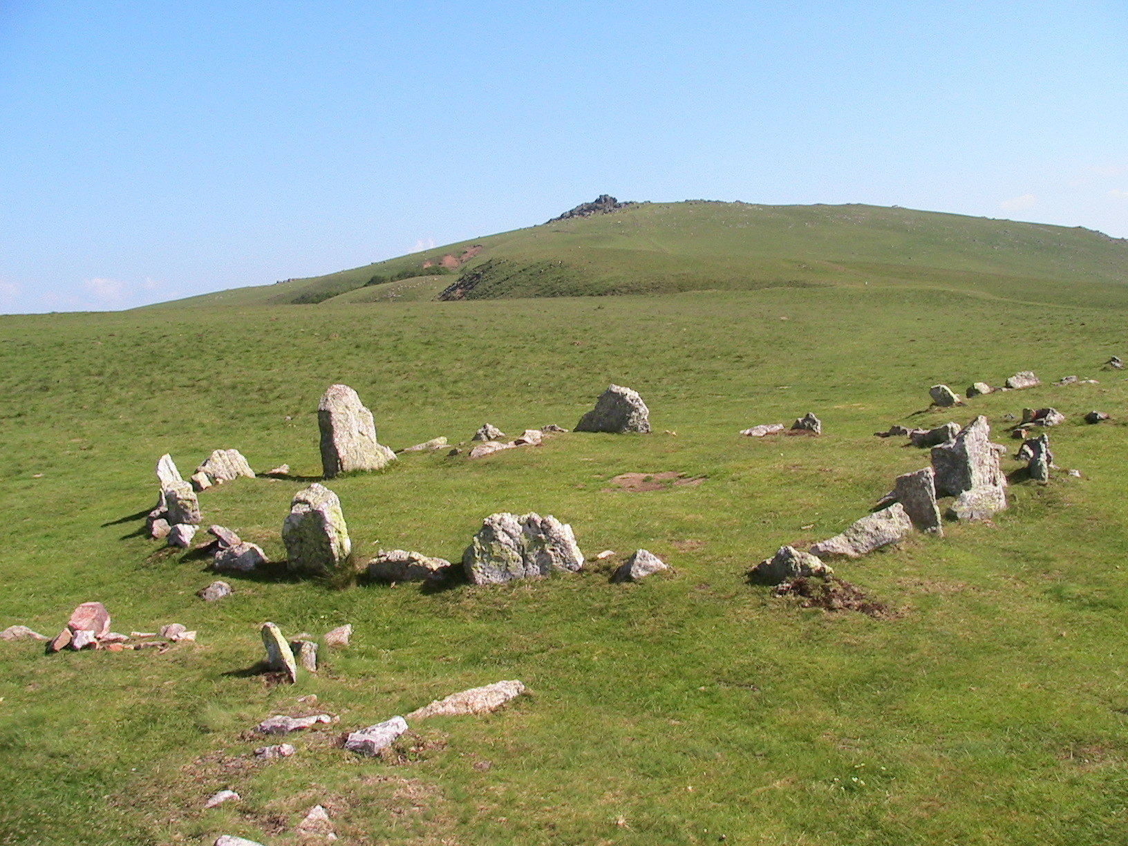 Les mystérieux cercles de pierre du Pays basque : une énigme millénaire